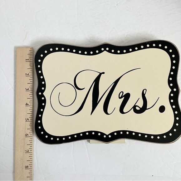 Bride and Groom Mr. and Mrs. Table Signs - Picture 8 of 8